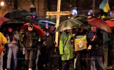 Ukrainekriegt jährt sich – Demonstrationen gegen Krieg: 1.000 Menschen demonstrieren über den Innenstadtring von Leipzig, Sprechchöre gegen Putin, Russland und dem Krieg: Polizei sichert Aufzug durch die Stadt ab, landesweit zahlreiche Veranstaltungen