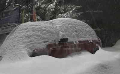 Schneechaos anstatt Frühling am Mittelmeer: Ligurische Alpen versinken im Schneechaos, in zwei Tagen meteorologischer Frühlingsanfang – nun zieht der Winter am Mittelmeer ein, Unwettergefahr im Wochenverlauf: Autos von Schneemassen begraben, Schneeberge lassen Fahrzeuge nur noch erahnen