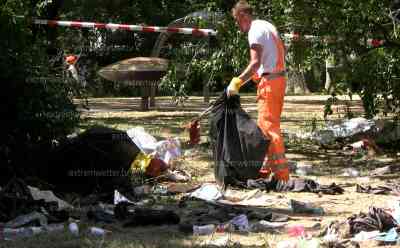 Tag X in Leipzig – Tag danach: große Verwüstungen und Müllhalten, Anwohner geschockt: „Schlimm, wenn sie die Wasserwerfer vor der Tür stehen sehen...Leute uns nicht besuchen können..., Schirme und Vermummung – große Steine als Wurfmaterial : Stadt räumt auf und entsorgt Vermummungen aus großen Polizeikessel, Anwohner sprechen über letzten 24 Stunden und stehen noch immer unter Schock. 