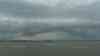 Unwetterfront fegt über Rügen: Urlauber flüchten als Unwetterfront aufzog, Sandsturm live on tape, Shelf Cloud kündigt Unwetterfront an, Badegäste flüchten panisch vor Unwetter: Temperatursturz von 10 °C – von 30 °C auf nur noch 19 °C in nur wenigen Minuten