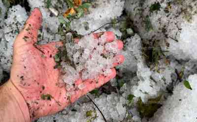 (UP) Verletzte nach Blitzschlag: Erste Unwetter in der neuen Sommerluft – Hagelmassen vom letzten Hagelsturm - Starkregen, Blitze und heftiger Wind – Kaum ist es wieder heiß, brodeln bereits wieder die ersten Unwetter, erneut trifft es die Stadt Reutlingen: 6 Menschen vom Blitz getroffen - Erste heftige Gewitter: Unwetter und lokale Superzellen sind in den kommenden Tagen möglich - Hagelreste vor einer Woche liegen immer noch da
