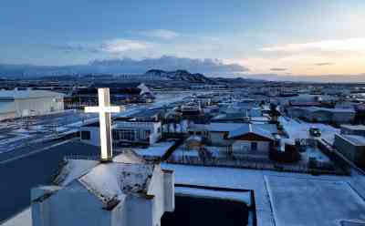 Weihnachten ohne Zuhause: Vulkanausbruch auf Island sorgt für Geisterstadt – Emotionaler O-TON Anwohner und Fischer – Neueste Bilder und Eindrücke aus Grindavik – Menschen dürfen doch nicht zurück in ihre Häuser: Drohnenbilder der Geisterstadt - Anwohner dürfen nicht zurück in ihre Häuser - Weihnachten ohne Zuhause nach dem Vulkanausbruch