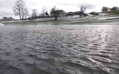 Tauwetter und Hochwassergefahr in den Mittelgebirgen: Sturmtief „Iris“ schaufelt zweistellige Plusgrade nach Deutschland, Überflutungen und Oberflächenhochwasser im Erzgebirge: Tauwetter bis in die Gipfellagen der Mittelgebirge, Zweistellige Plusgrade im Tiefland