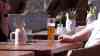 Turbosommer in Deutschland: Biergärten gut gefüllt, Menschen Essen und Trinken in Biergärten bei Sommerluft, Natur explodiert regelrecht bei Werten von über 20 °C: Auch im Erzgebirge überdurchschnittlich warm, Sonne wird kaum von Saharastaub getrübt