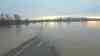 (Tauwetter, Hochwasser, stark) Starkes Hochwasser an der Donau; Drohnenbilder: Überflutungen aus der Luft: Straßen gesperrt; Riesige Flächen vom Hochwasser überflutet