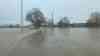 (Tauwetter, Hochwasser, stark) Starkes Hochwasser an der Donau; Drohnenbilder: Überflutungen aus der Luft: Straßen gesperrt; Riesige Flächen vom Hochwasser überflutet