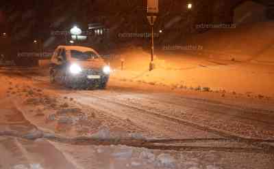 Wintereinbruch in den Alpen: 20 cm Neuschnee, tiefwinterliche Impressionen anstatt Supermond und Sternschnuppen, Skigebiete erleben erste Winterpracht, tiefverschneite Alpen, Winterausrüstung nun ein Muss: Sternschnuppen und Supermond findet man in den Alpen nicht, Obertauern erlebt ersten heftigen Wintereinbruch für den Herbst